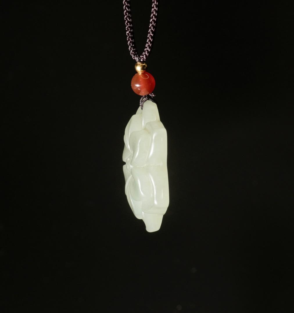 中古 梅花彫刻 ペンダント 玉佩 ネックレス 和田玉アクセサリー CL0016