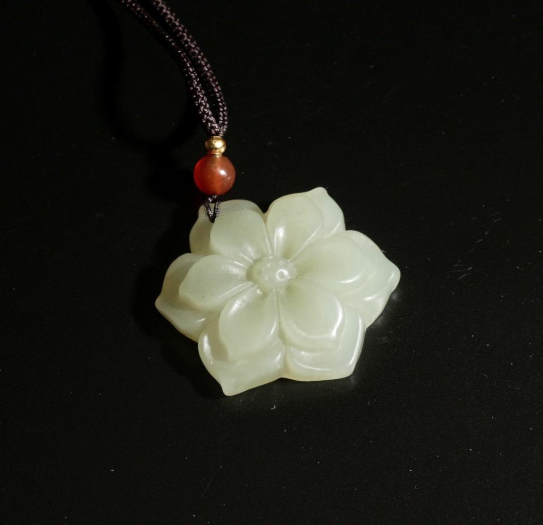中古 梅花彫刻 ペンダント 玉佩 ネックレス 和田玉アクセサリー CL0016