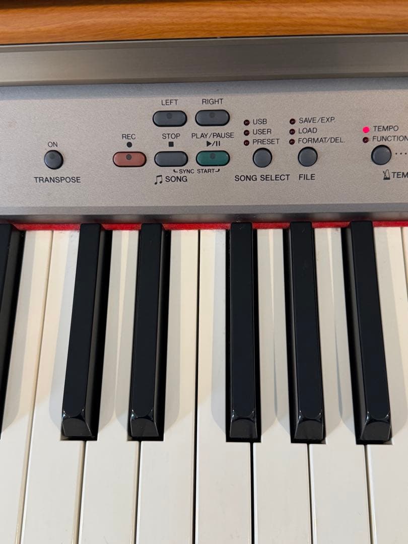 ヤマハ　Clavinova CLP-240C 電子ピアノ