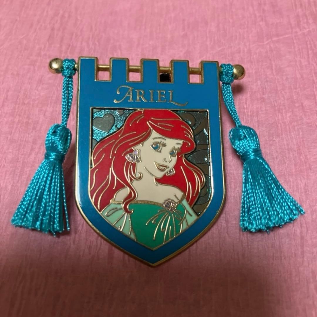 ディズニー　リトルマーメイド　アリエル　ピン　セット　セバスチャン　タッセル