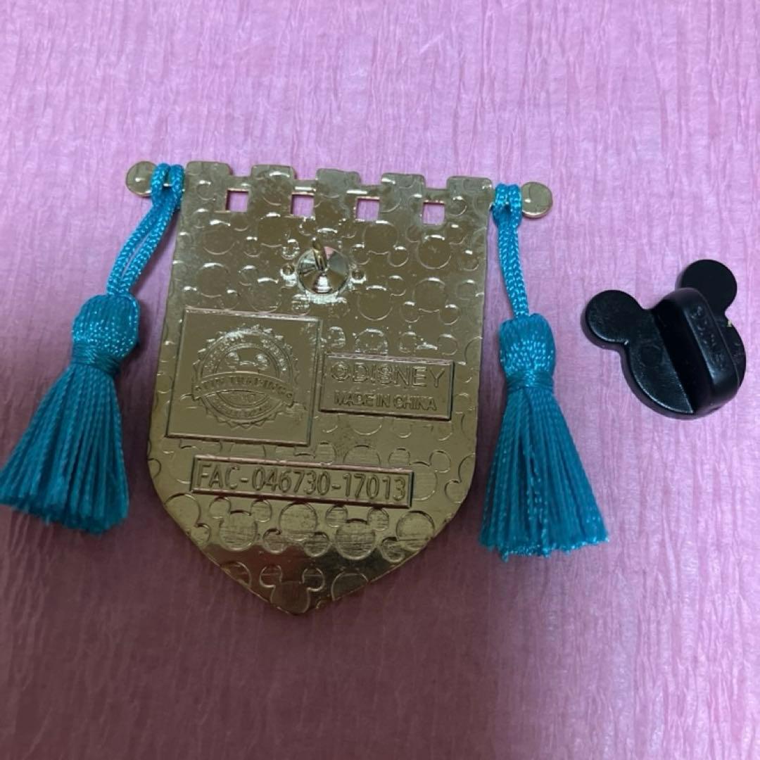 ディズニー　リトルマーメイド　アリエル　ピン　セット　セバスチャン　タッセル