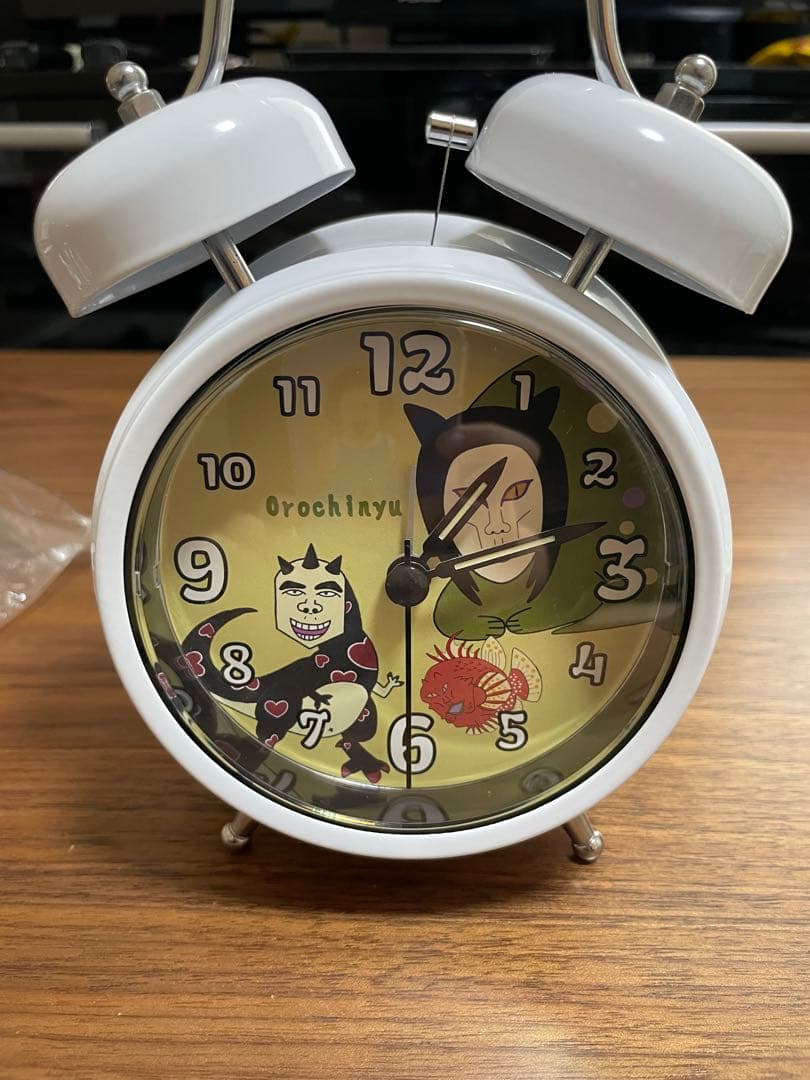おろちんゆー★非売品・目覚まし時計とキャラクターピンバッジセット