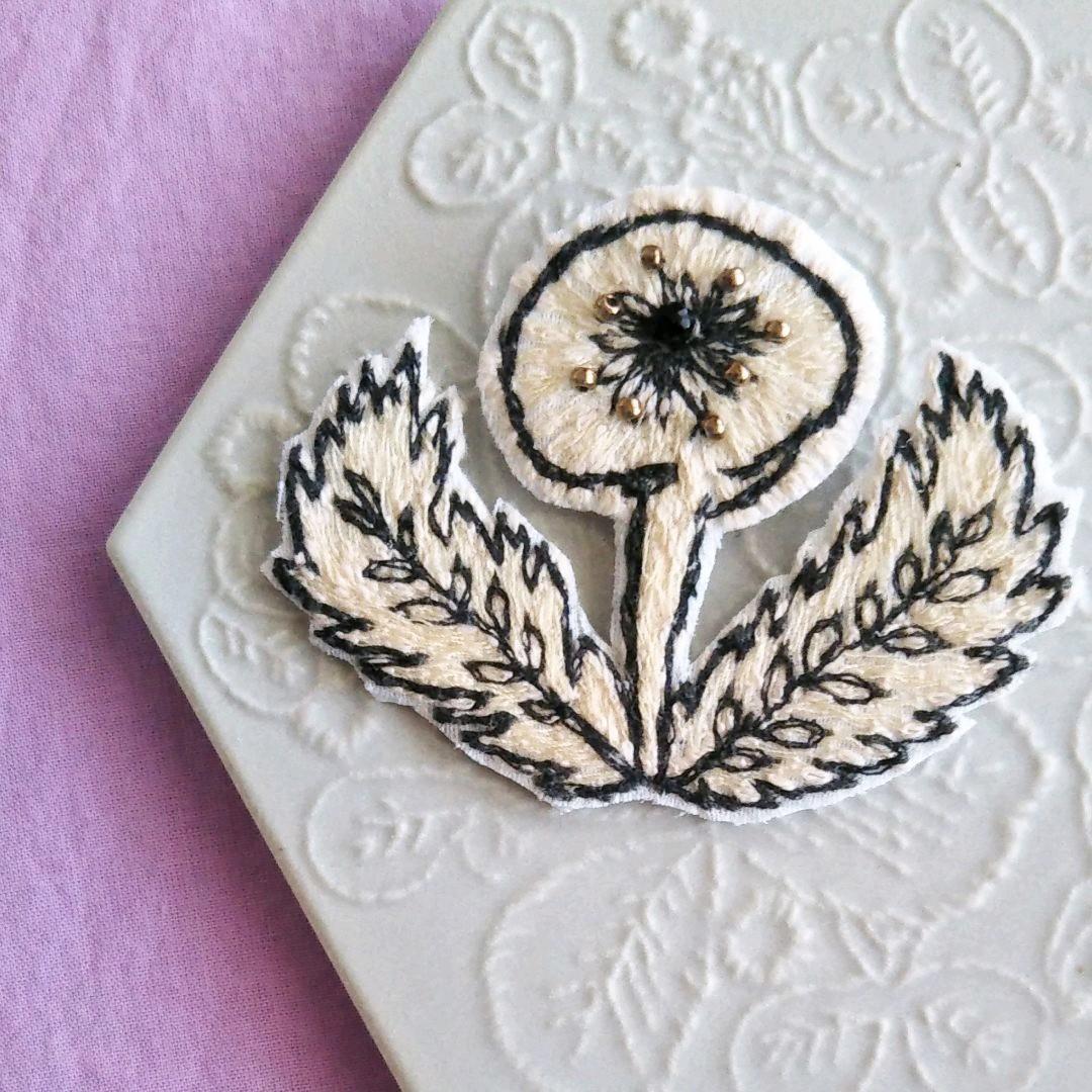 商談中⑥22 ミナペルホネン ハンドメイド ブローチアクセサリー