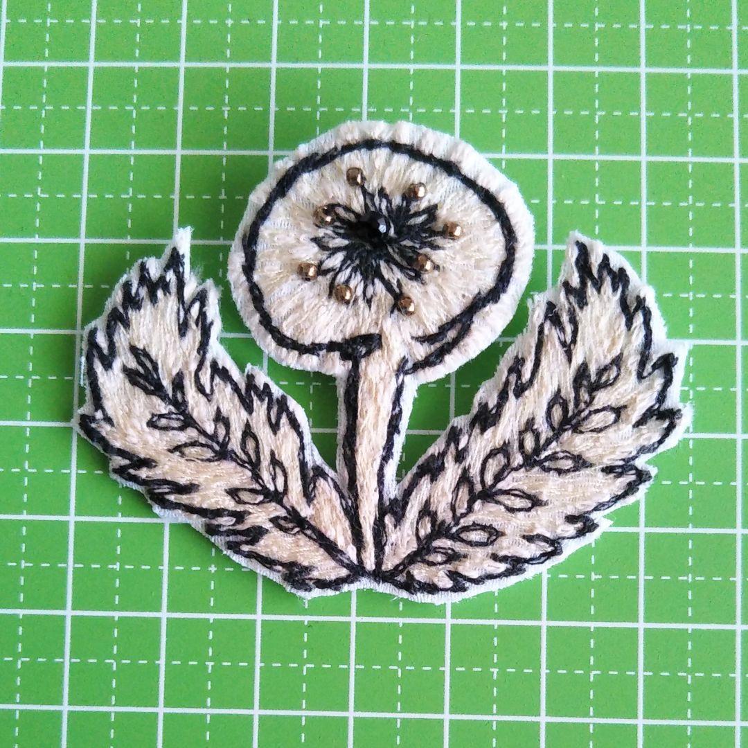 商談中⑥22 ミナペルホネン ハンドメイド ブローチアクセサリー