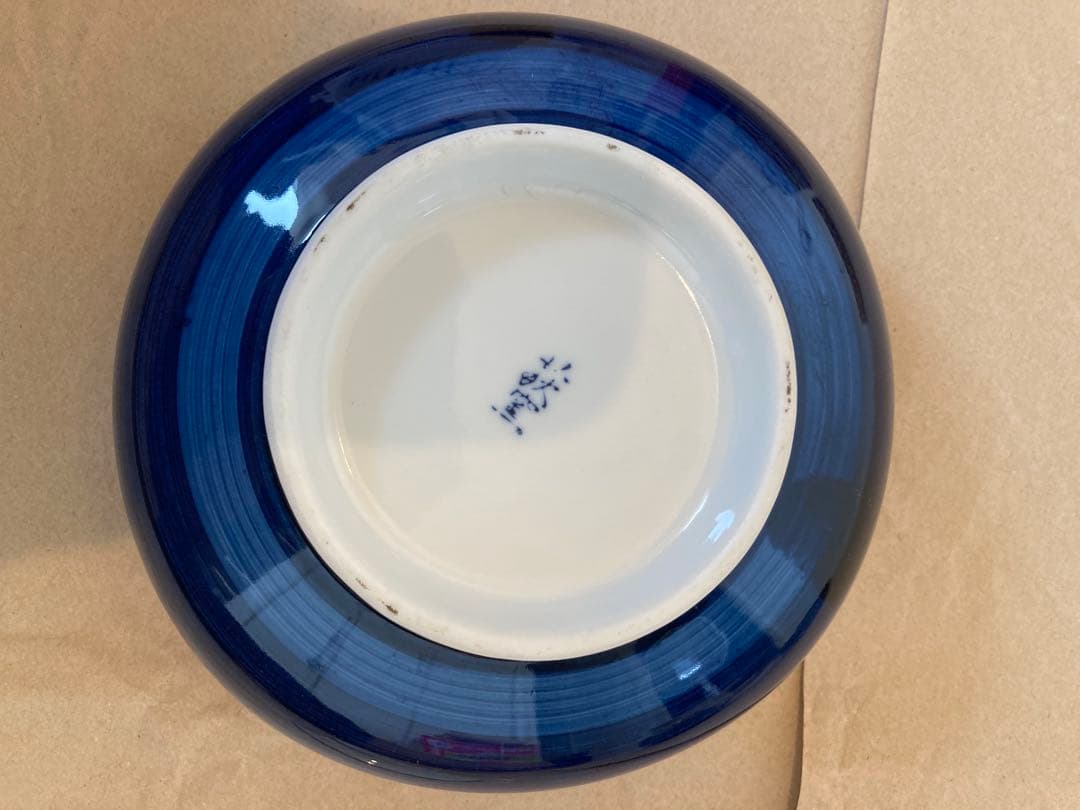 青い花柄と鳥模様の食器セット