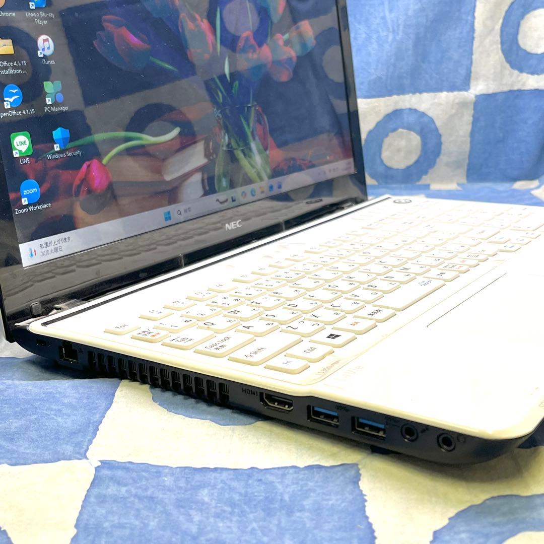 大特価！サクサク快適SSD☆人気白ノートパソコン♡ブルーレイ&カメラ！Win11