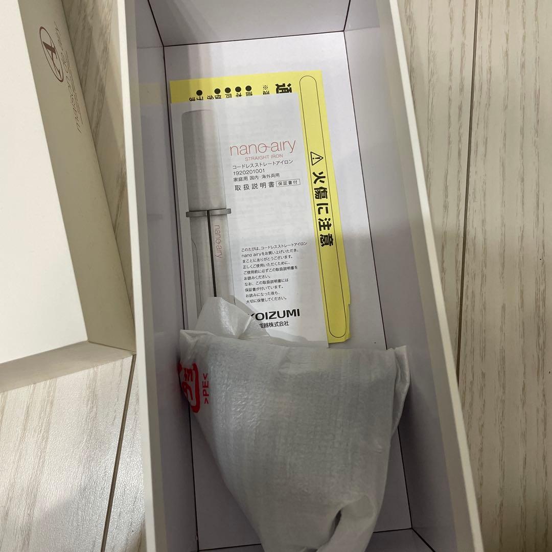 ナノエアリー　コードレスストレートアイロン　サマンサタバサ　KOIZUMI 新品