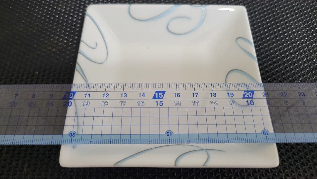 【新品】Tupperware & NIKKO 55周年記念角皿セット