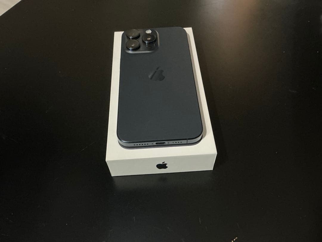 iPhone 15 Pro max ディープブルー
