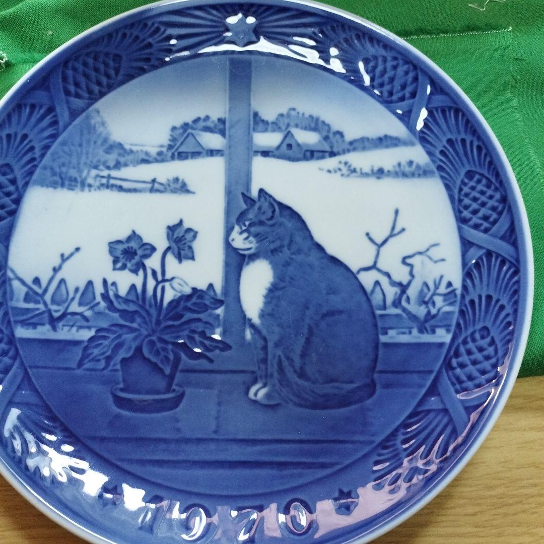 新品 1970年 ロイヤルコペンハーゲン猫とクリスマスローズ