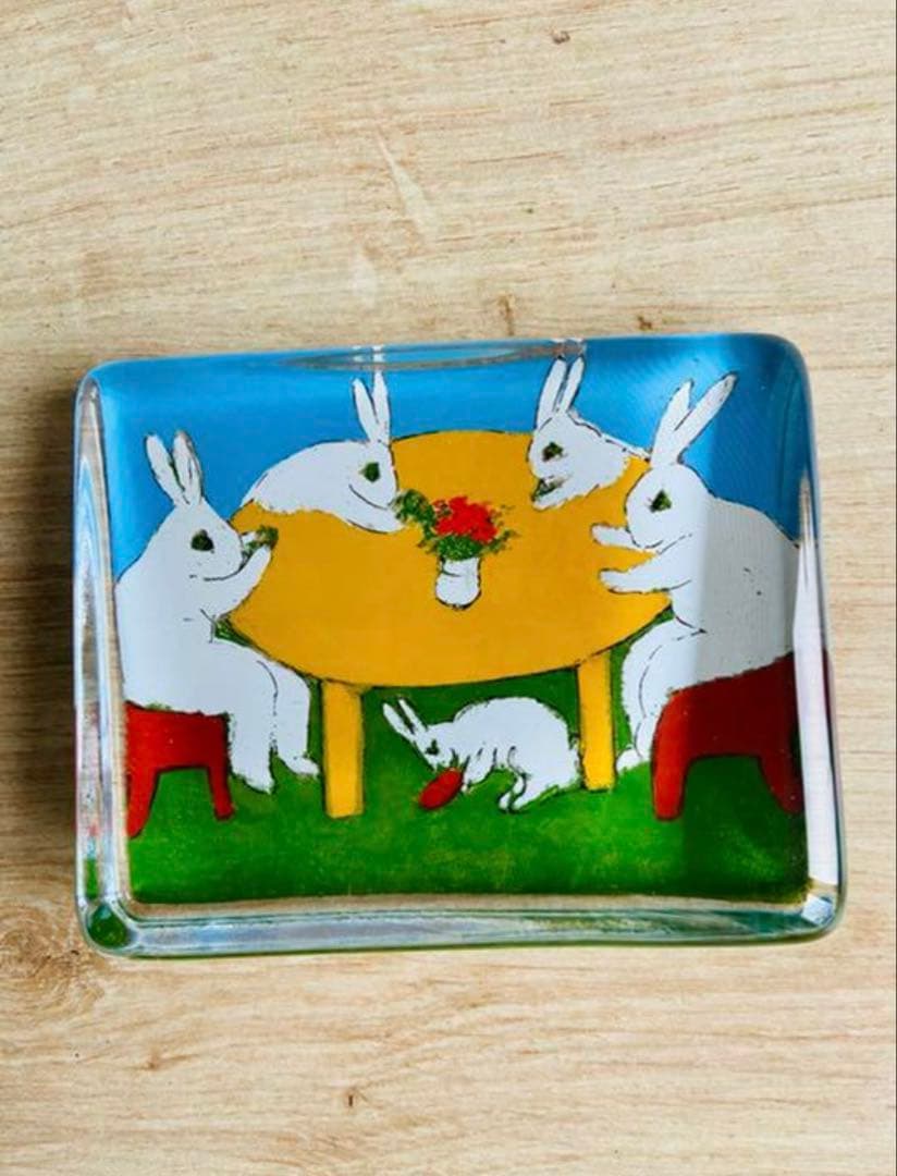  ヘルヤ　うさぎのガラスガード