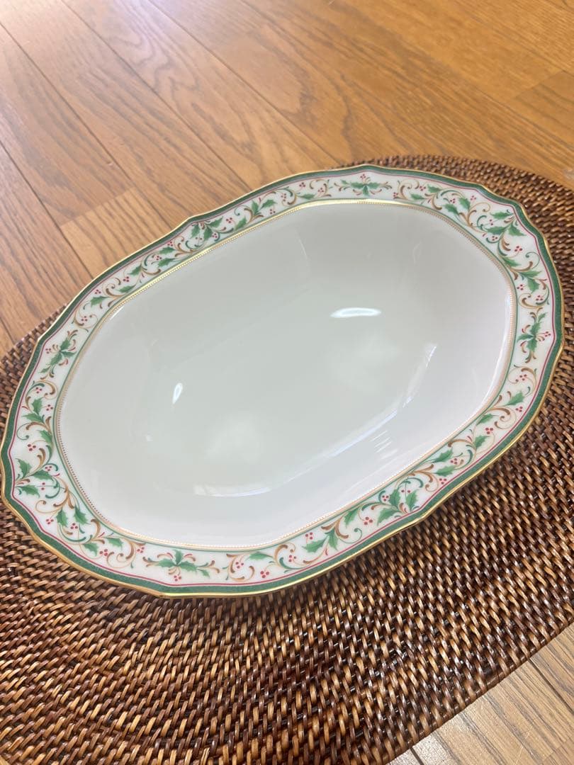 ノリタケ　クリスマス　オーバルプレート　クリーマー　シュガーボウル　セット