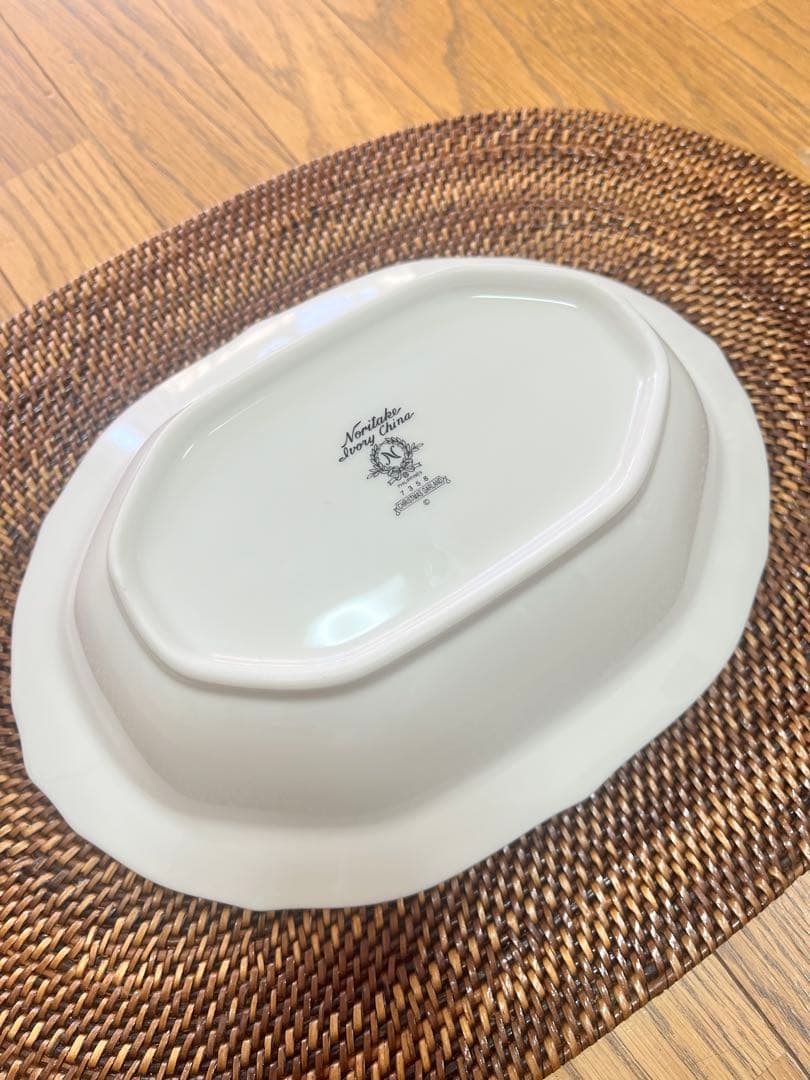 ノリタケ　クリスマス　オーバルプレート　クリーマー　シュガーボウル　セット