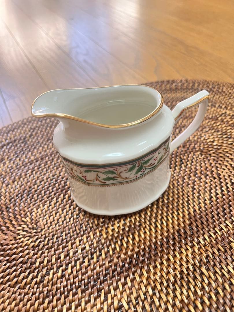 ノリタケ　クリスマス　オーバルプレート　クリーマー　シュガーボウル　セット