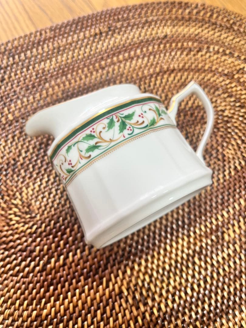 ノリタケ　クリスマス　オーバルプレート　クリーマー　シュガーボウル　セット