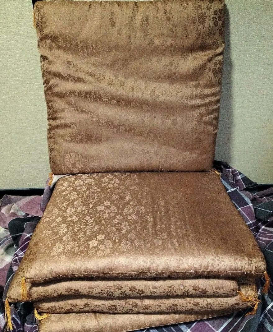 和柄 黄金色 座布団 5枚セット　ふかふか　気品溢れる　至福のひととき　高級感