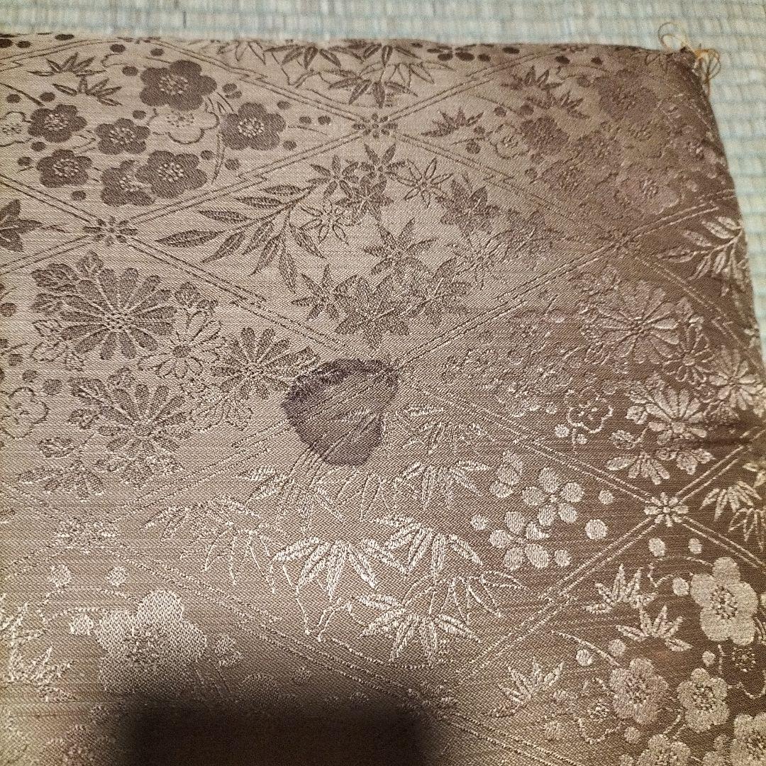 和柄 黄金色 座布団 5枚セット　ふかふか　気品溢れる　至福のひととき　高級感