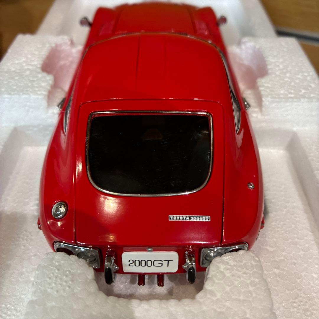 トヨタ 2000GT レッド 1/18スケール