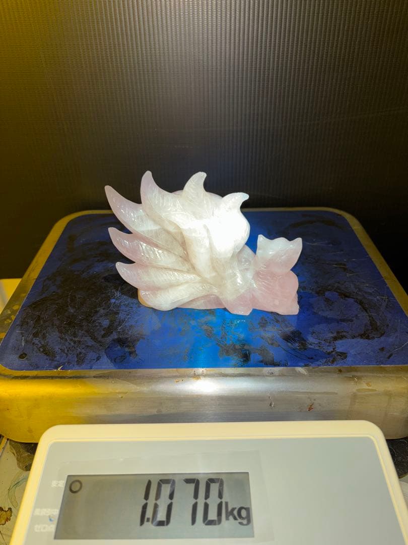 天然石 ローズクォーツ 九尾狐 九尾の狐 彫刻 置物 約1kg 風水 開運