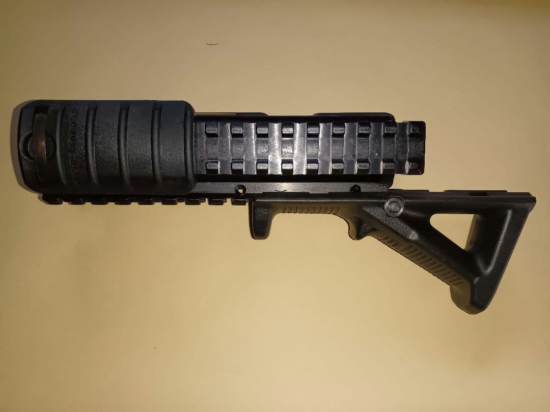 ERGOレミントン870フォアエンド実物