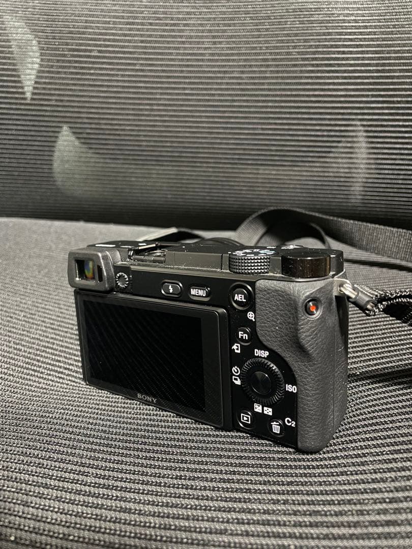 【しろくろ】SONY α6100 ダブルズームキット