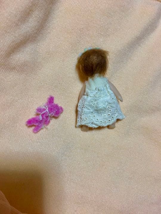 ミニサイズの女の子 身長約8センチ ◇