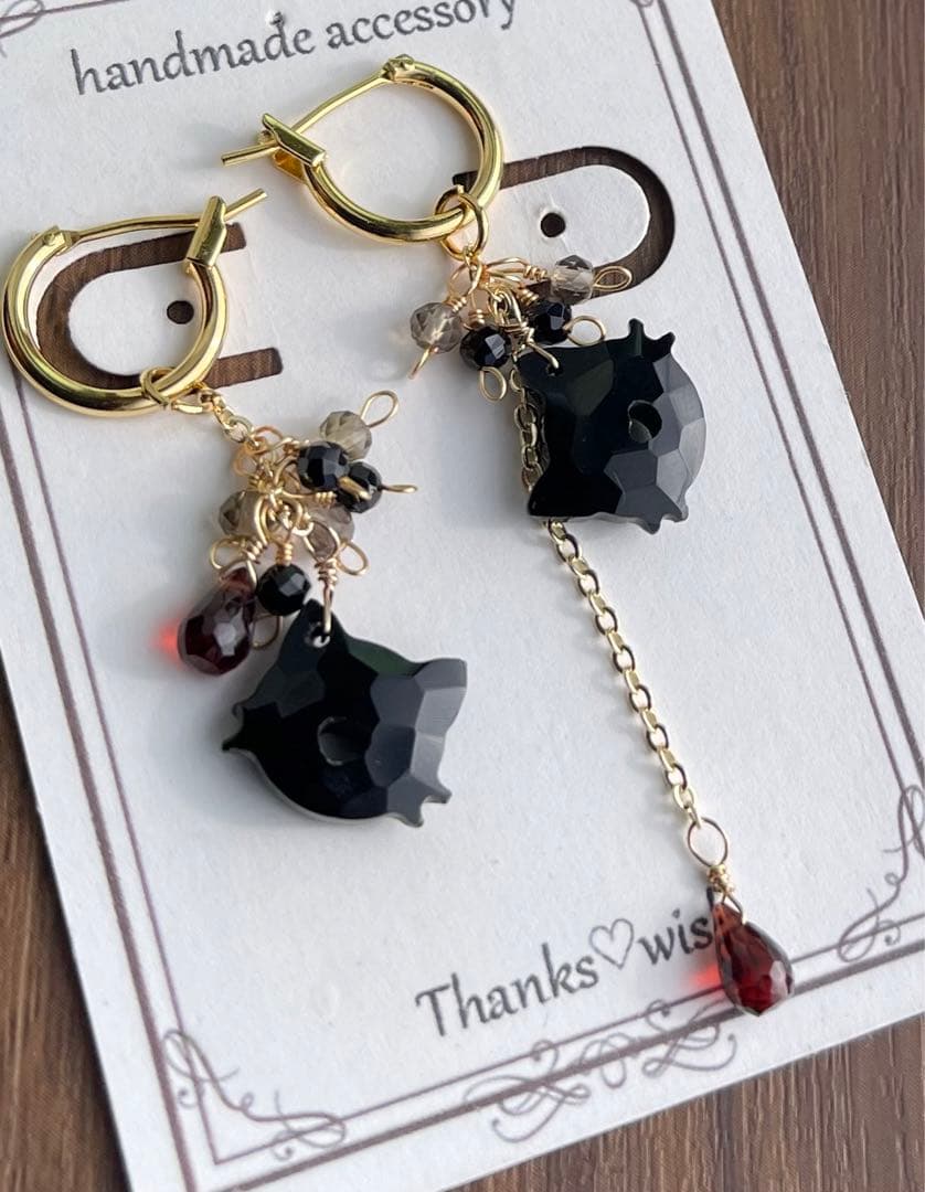 ブラックオニキス猫ちゃんアシンメトリーピアスチャーム