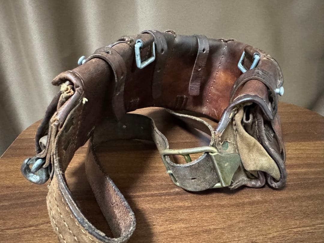 ミリタリーバッグ レザー製ブラウンベルト 5ポケット