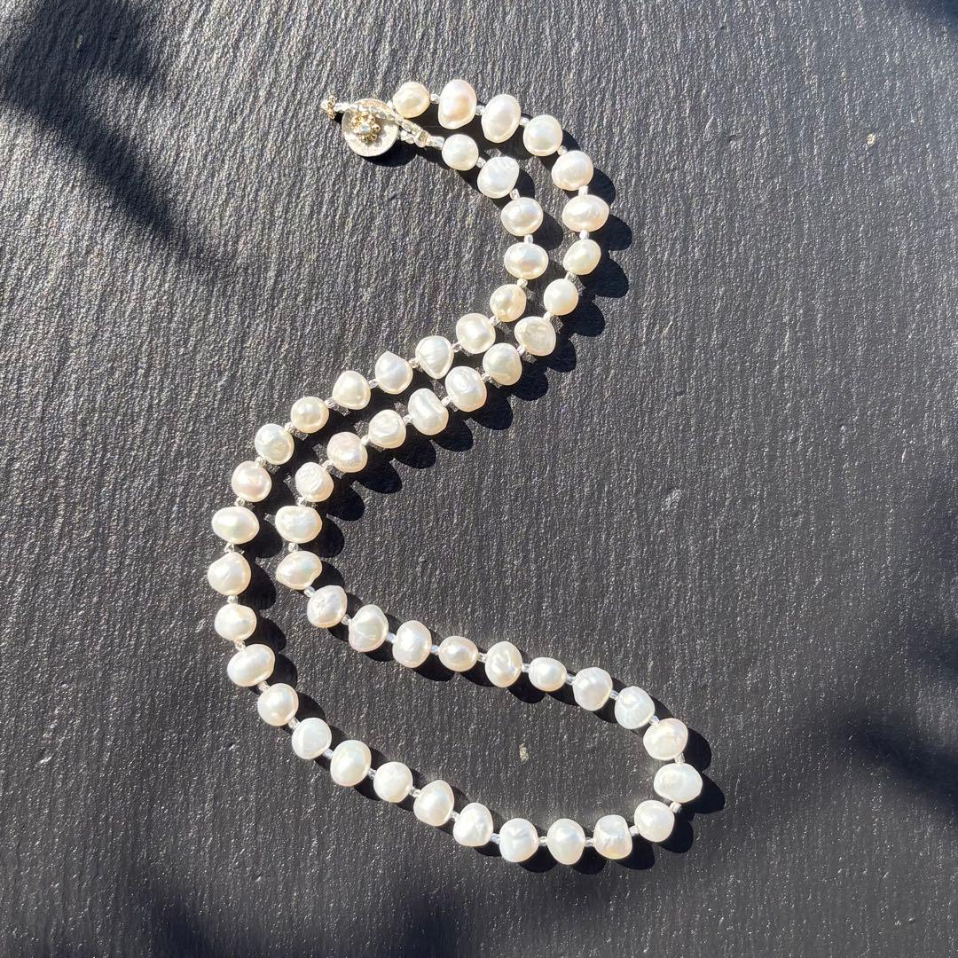 パールとカレンシルバーのネックレス