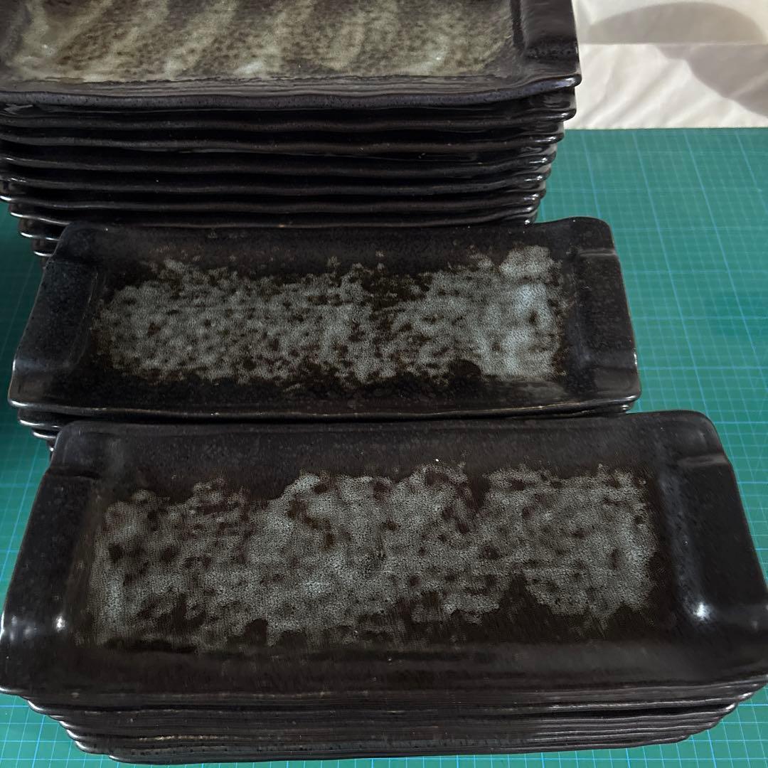 52枚 黒の長方形皿セット