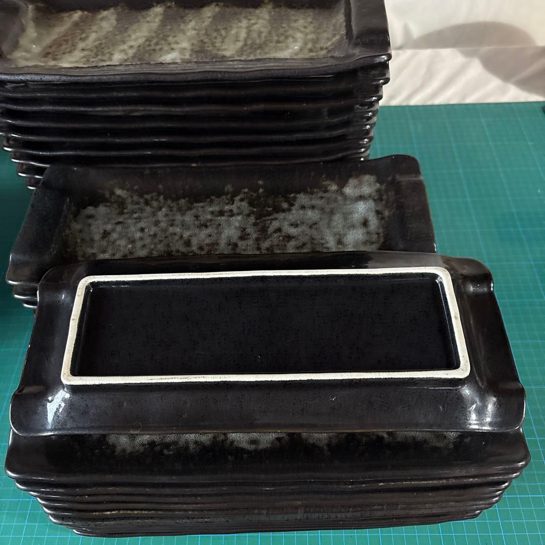 52枚 黒の長方形皿セット
