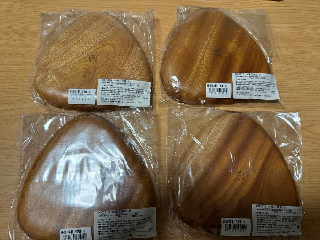 s*i様 栗原はるみ　ゆとりの空間　木製三角形プレート　4枚セット