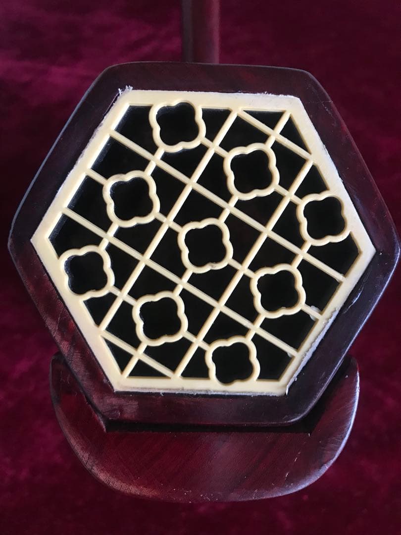 二胡★中古品★紅木・蛇本皮★音など確認済み★新品同然★ケース付き