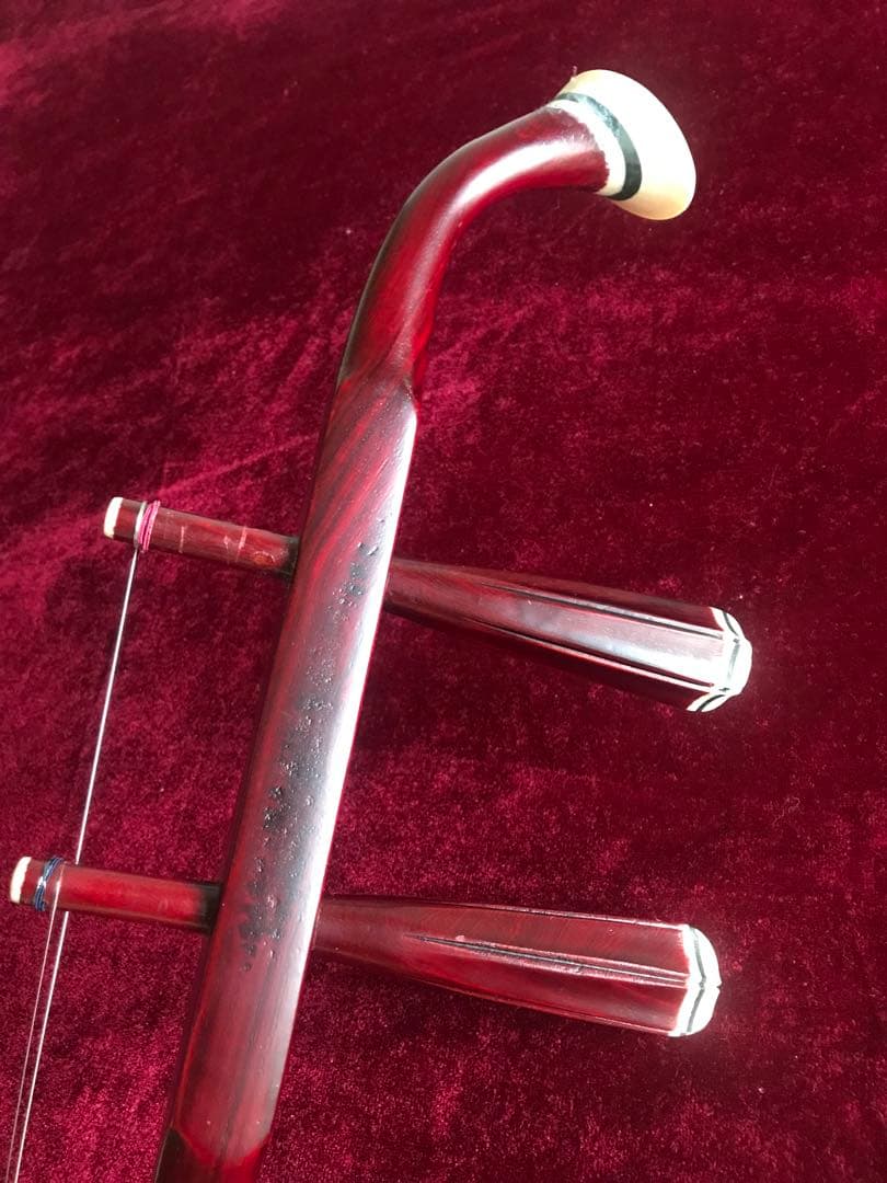 二胡★中古品★紅木・蛇本皮★音など確認済み★新品同然★ケース付き