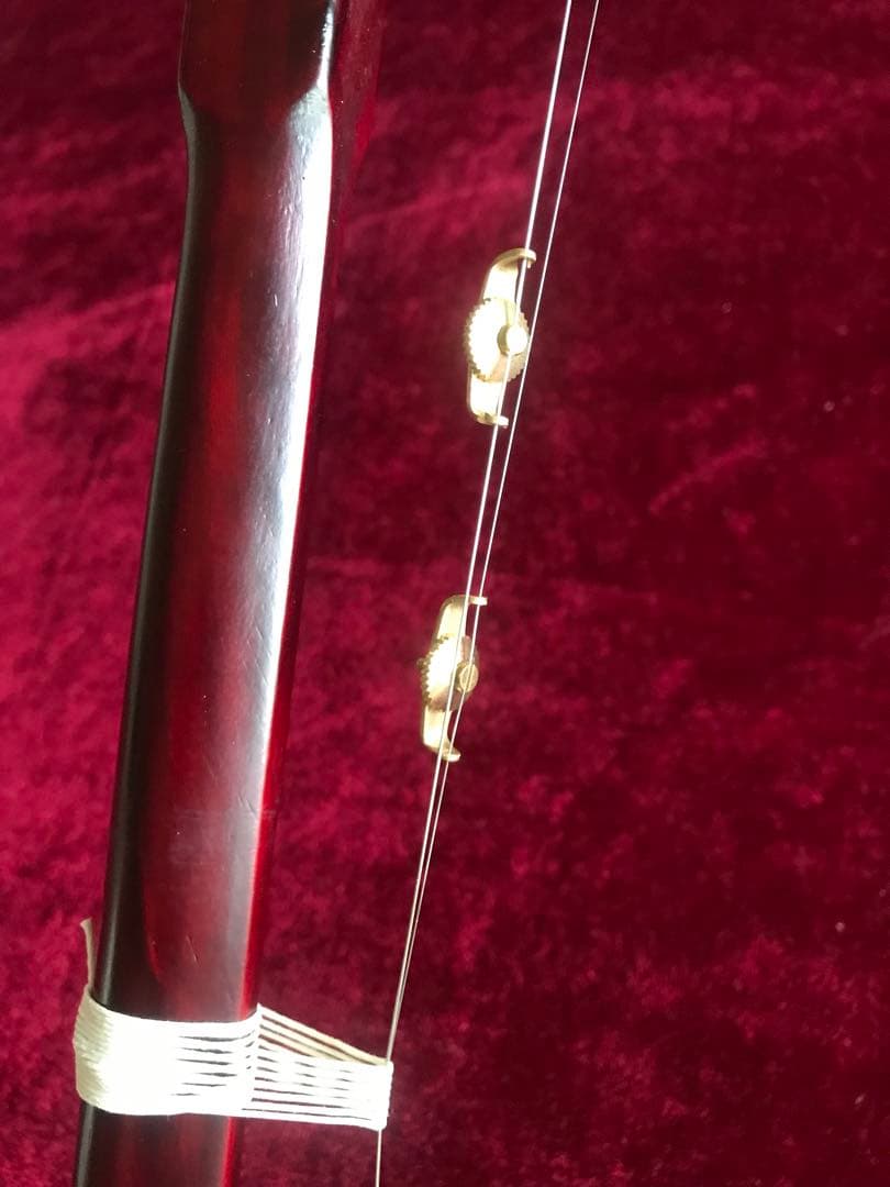 二胡★中古品★紅木・蛇本皮★音など確認済み★新品同然★ケース付き