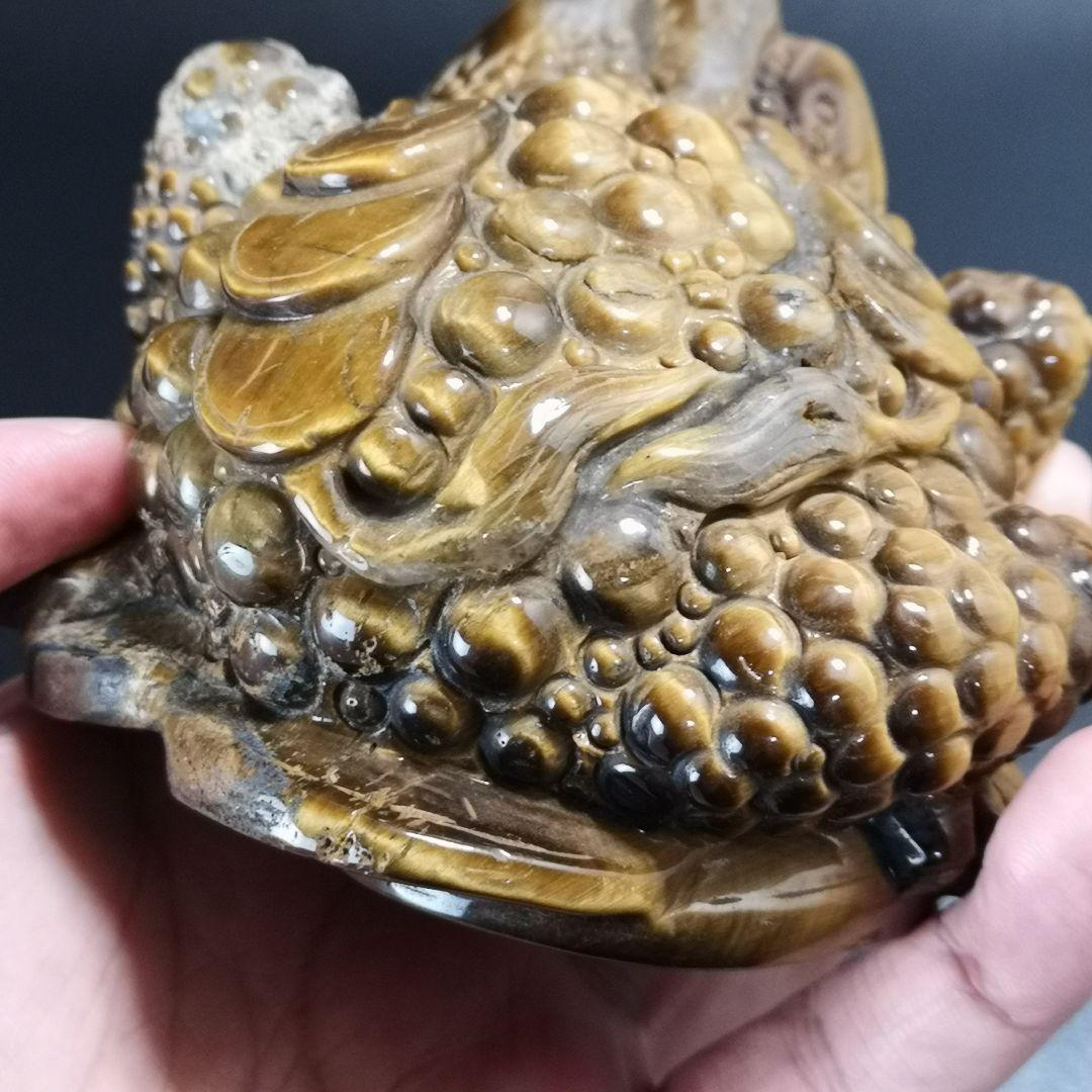 A36.三本足の蛙（金蟾）　三脚蛙　虎目石　タイガーアイ　珍品　天然石
