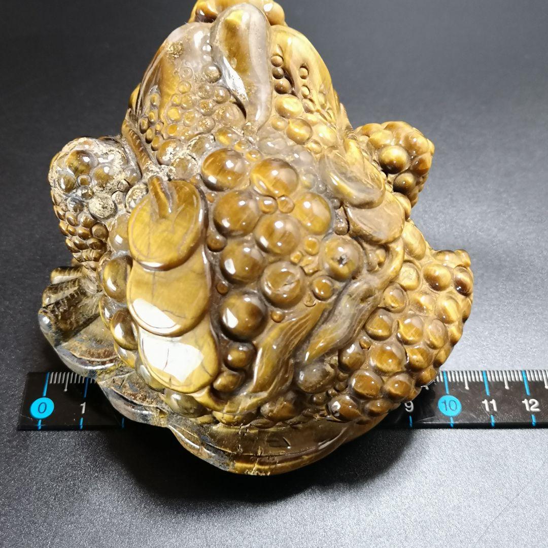 A36.三本足の蛙（金蟾）　三脚蛙　虎目石　タイガーアイ　珍品　天然石