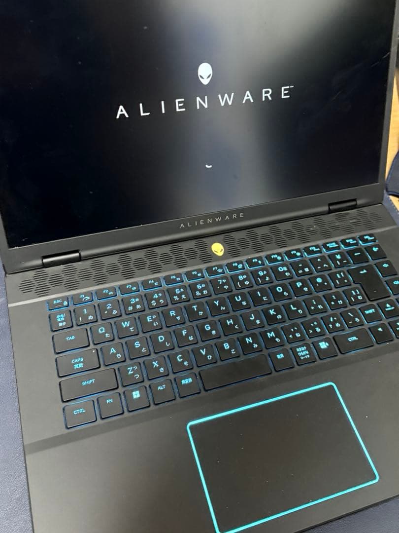 【傷あり特価】Alienware m16 R2 メモリ32GB/SSD1TB