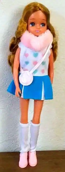 ♥箱無し・新品♥ 旧タカラ　小麦色リカちゃん衣装付き