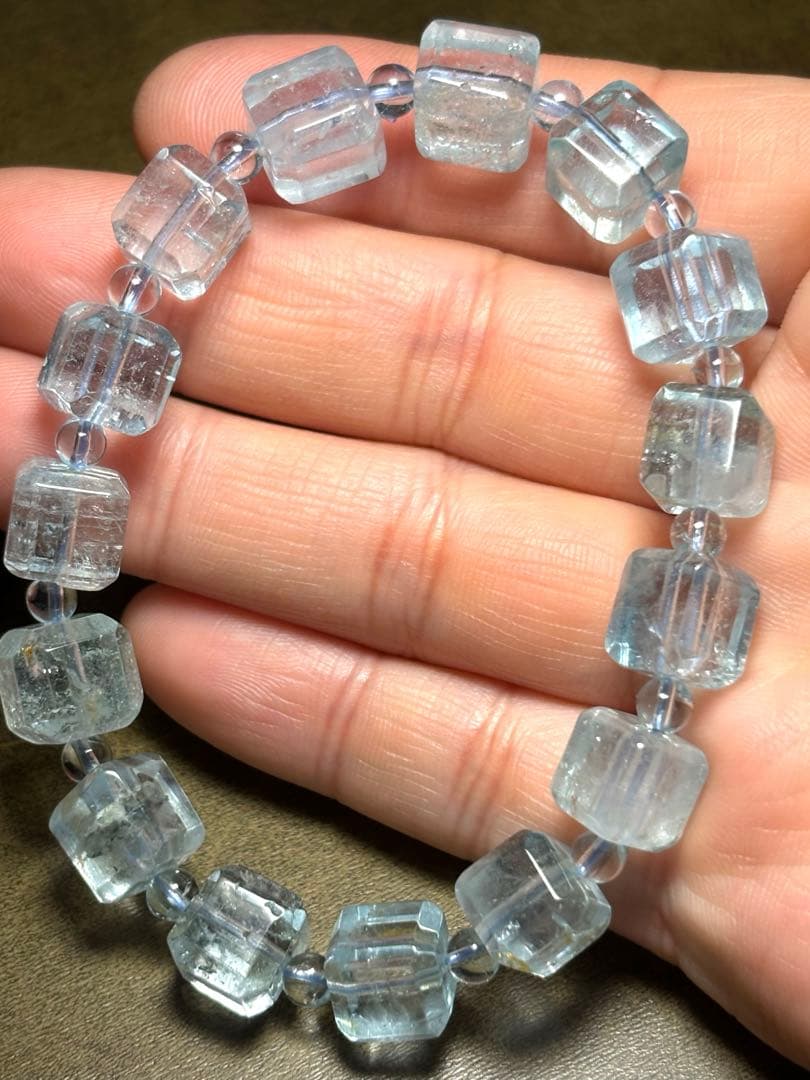 【極上】　ブルートパーズキューブカットブレスレット9㎜（新品未使用）透明感抜群