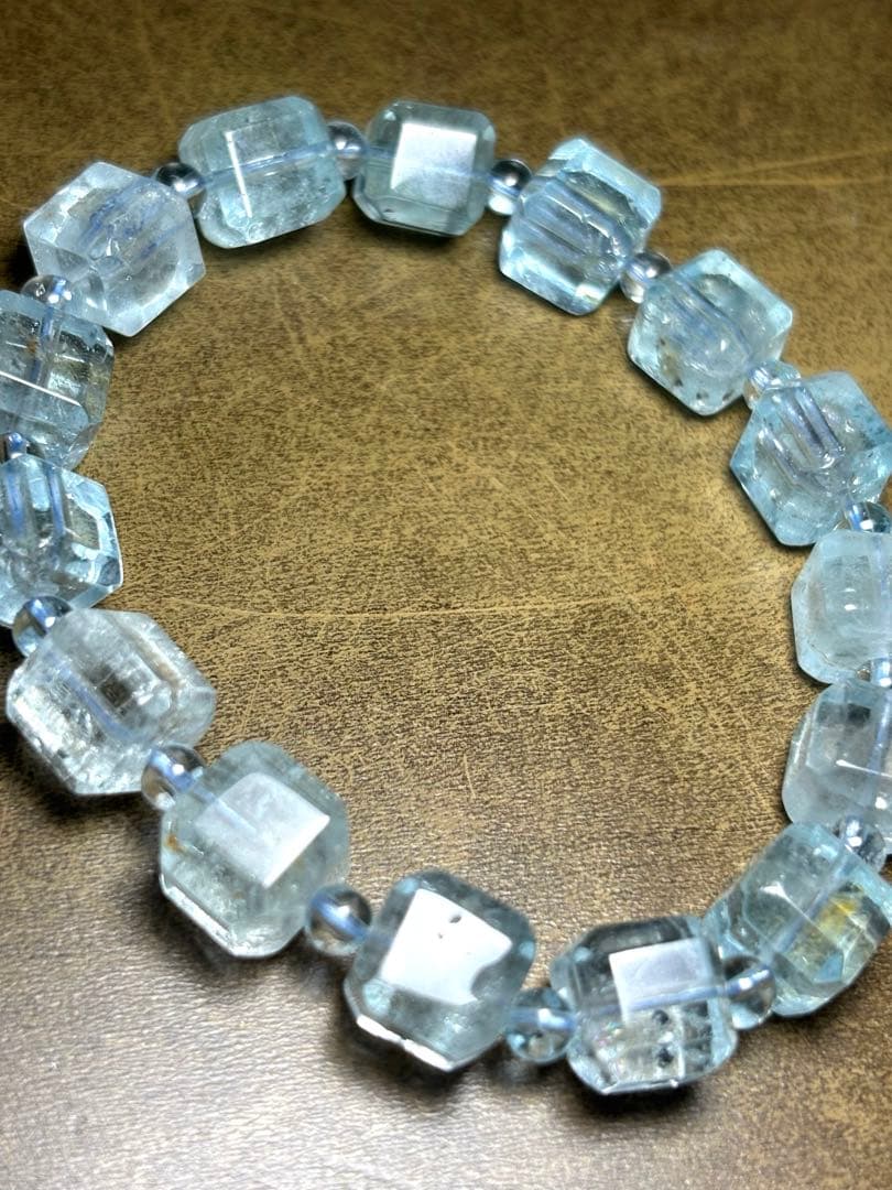 【極上】　ブルートパーズキューブカットブレスレット9㎜（新品未使用）透明感抜群