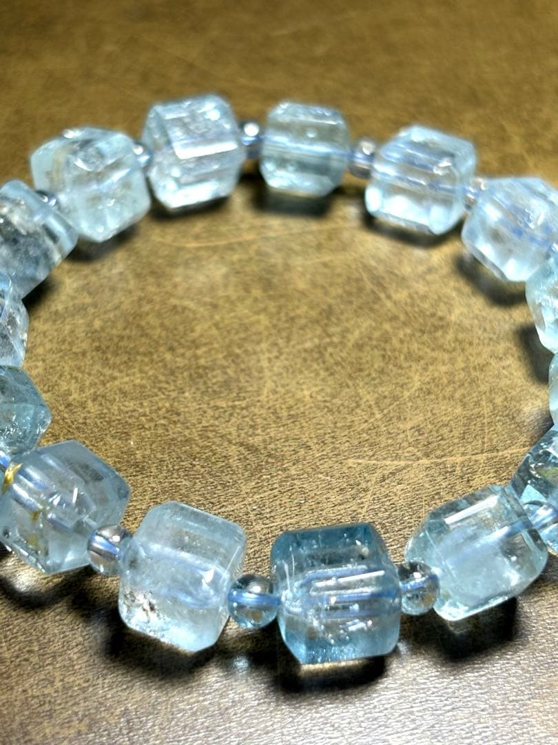【極上】　ブルートパーズキューブカットブレスレット9㎜（新品未使用）透明感抜群