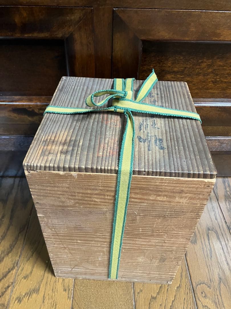 ⑪骨董　昔の小杉焼？グリーンが映える素敵な焼き物です