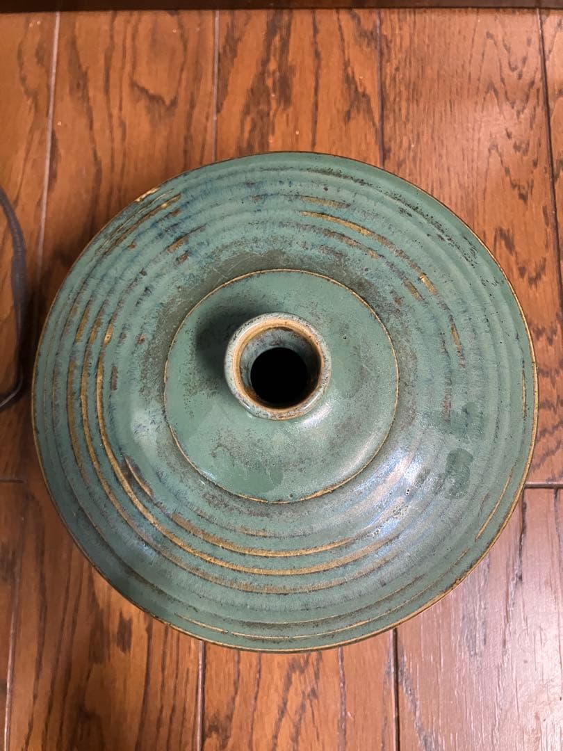 ⑪骨董　昔の小杉焼？グリーンが映える素敵な焼き物です