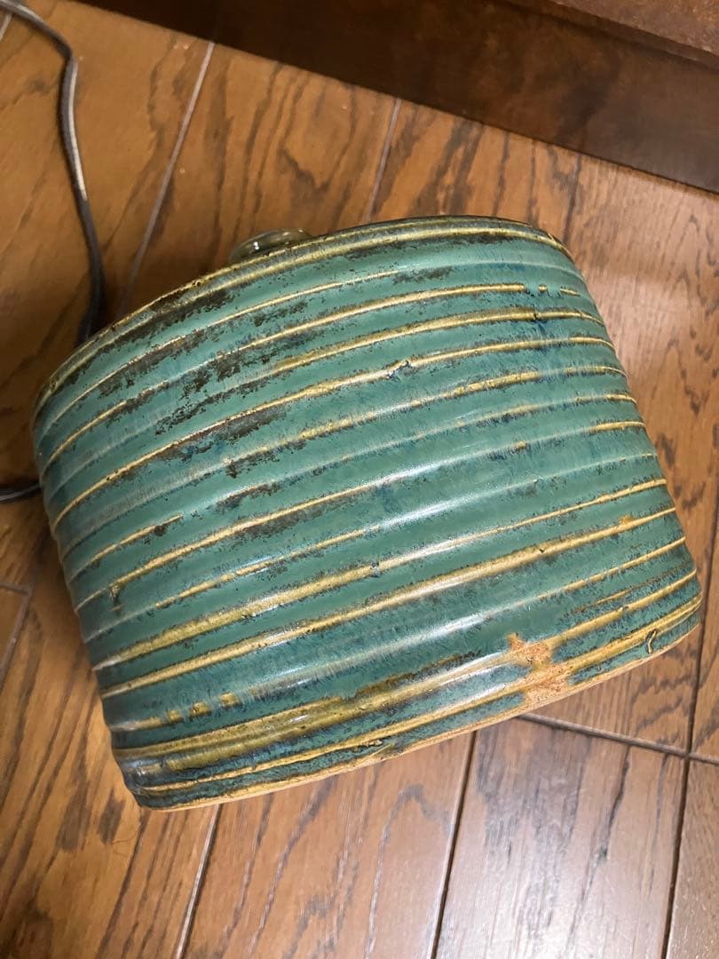 ⑪骨董　昔の小杉焼？グリーンが映える素敵な焼き物です