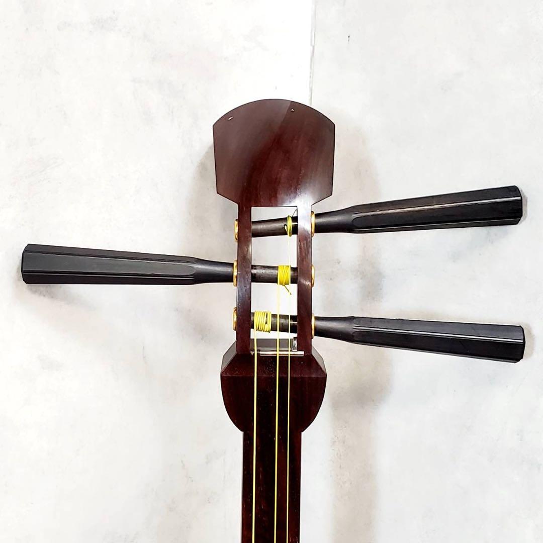 三味線 正寸 中棹 紫檀 丸打胴 犬皮 三つ折り ハードケース付 付属品多数