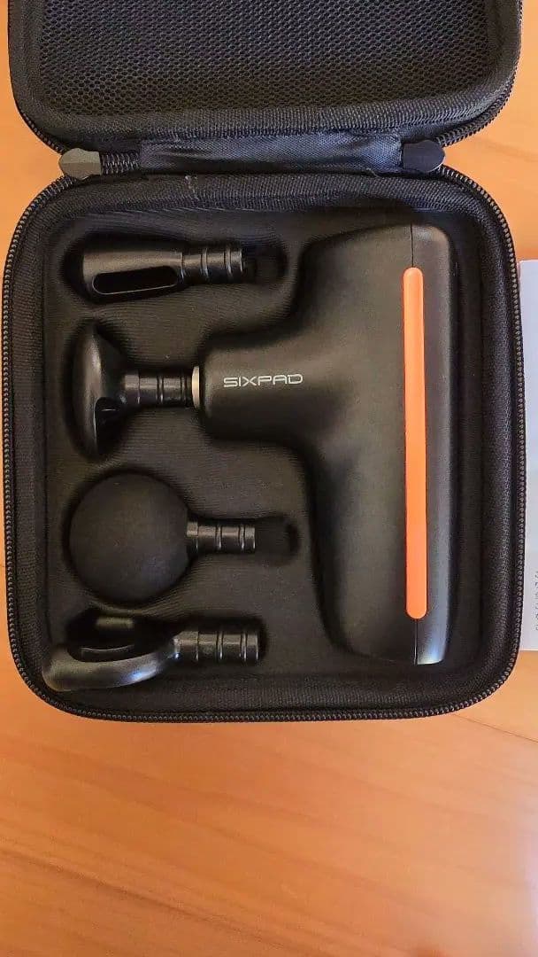 SIXPAD マッサージガン 本体とアタッチメント