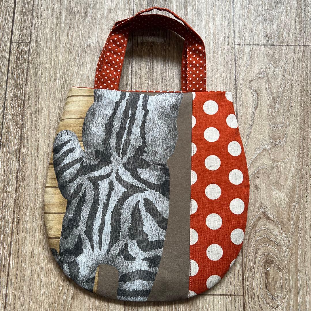 キラキラ⭐️　ひょっこり猫＆ポーチ