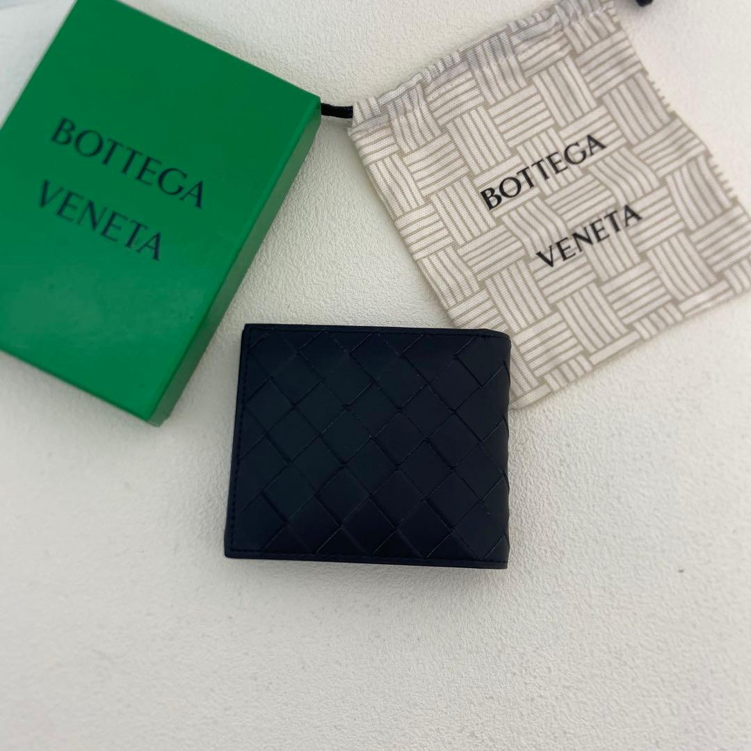 BOTTEGA VENETA イントレチャート レザー 二つ折り財布 中古品