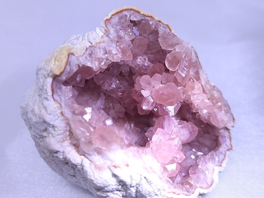 高品質　アルゼンチン産　パタゴニア　ピンクアメジスト　ジオード　フラワー付　②